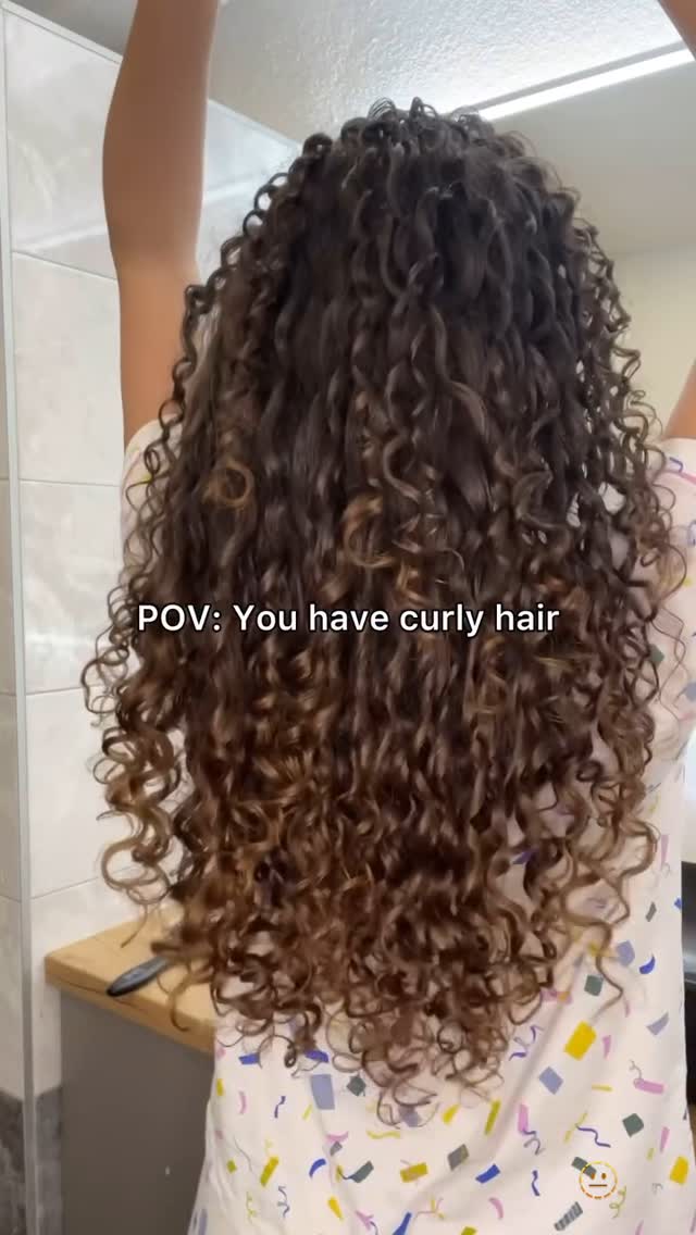 Worth the struggle? 😅 by @curlsnstyle
#curlyhair