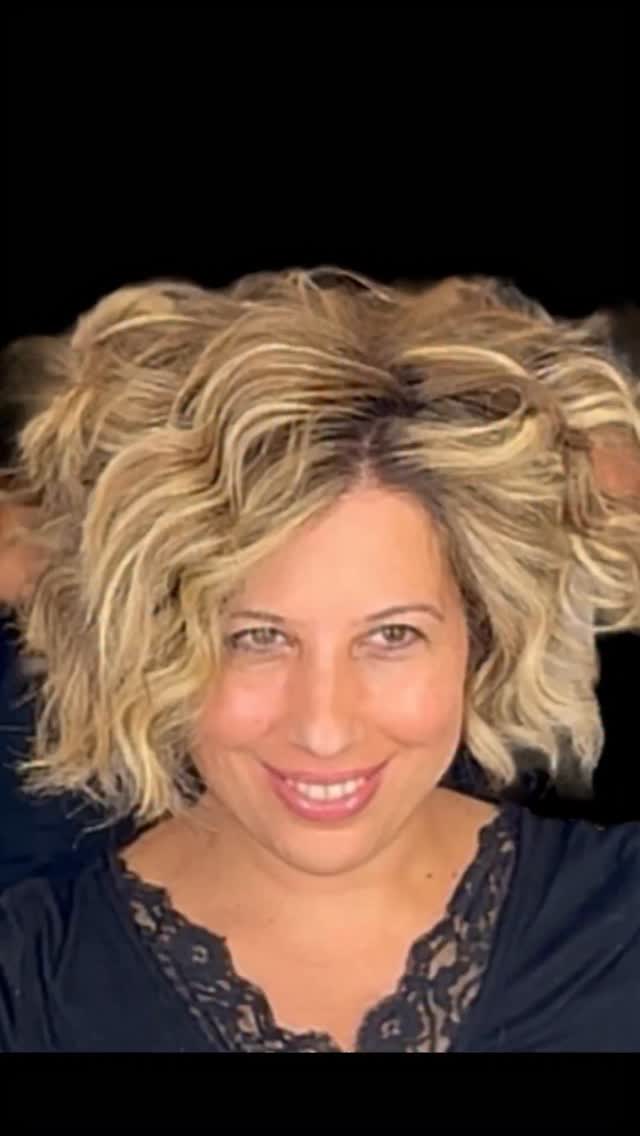@megryan saçlarını hep sevmişimdir ve sıcak çok sıcak altın sarısı #goldblonde #goldblondhair #sıcaksarılar
☎️02123527056 ☎️ #senistemkyapsın @hair.videos @hair.video @hairarttut hair.artistry @hairvideodiary @hairvd @inspirehairstyles @tutorialesvideos @glamvidz #hair #greyhair #ashblonde #coldblonde #haircut #haircolor #hairstyle #shorthair #türkiye #istanbul #highlights