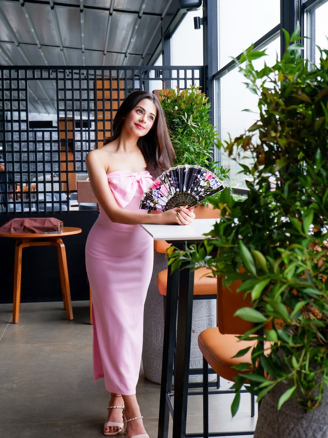 Love me like you do 🩷
#PrettyinPink #Pink #BarbieMood #Chic #OOTD #RitsBadiani #RitikaBadiani