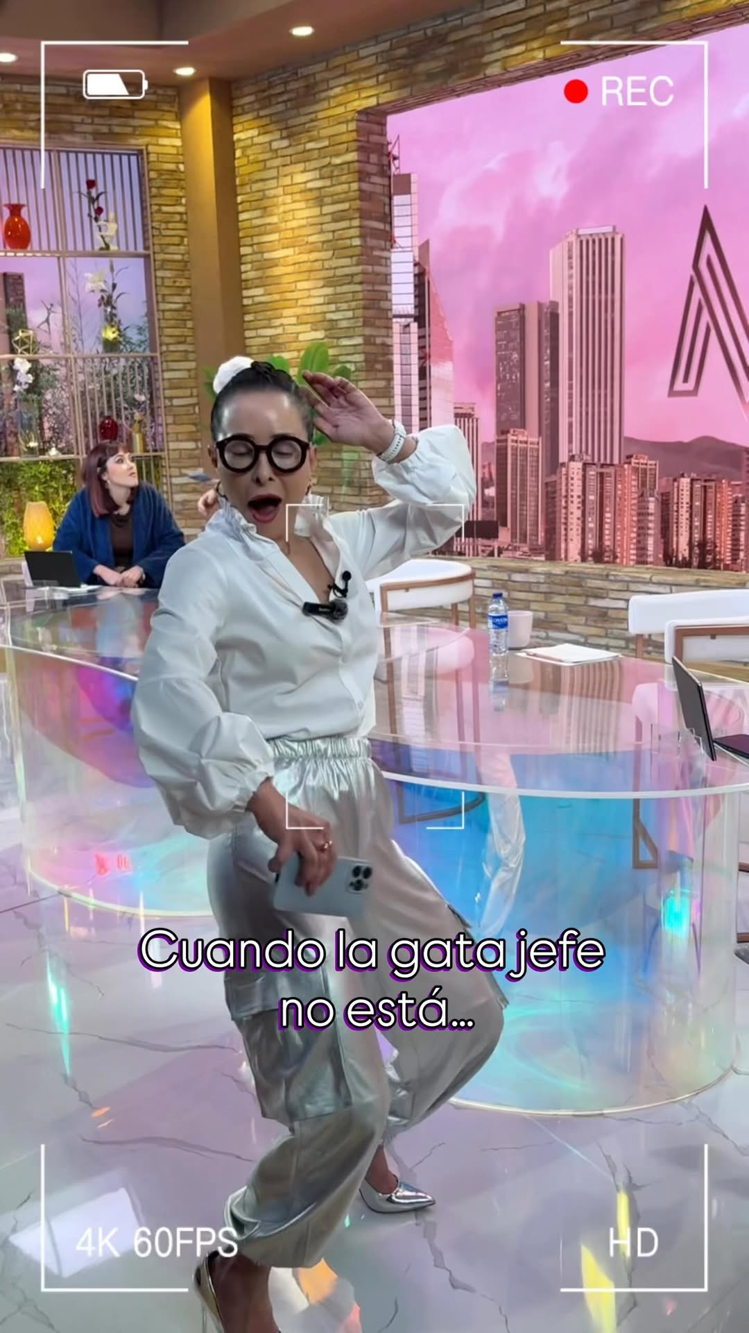 …las ratonas sin filtro hacen fiesta 👀
@flavia2santos se tomó el estudio de Mujeres Sin Filtro esta semana y ya hasta @natasanint_ está preocupada con tanta recocha…
¿Ustedes creen que logramos sobrevivir sin @claudiapalaciosoficial?