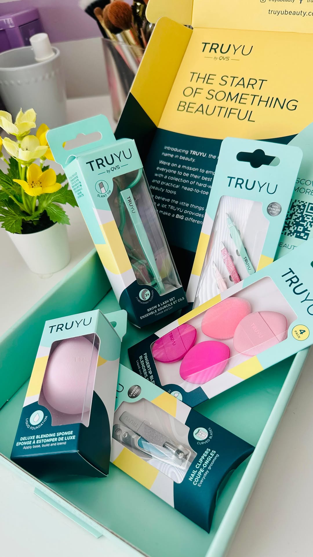 High-quality beauty tools by @truyubeauty
#beauty #beautytools #blender #miniblender #eyelashcurler #highqualityproducts #makeupproduct #truyubeauty
