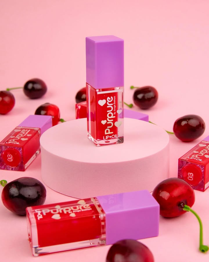 😍💕🍒🍒LIP OIL PURPURE 💕 es todo lo que está bien en la vida🥹
Este hermoso lipoil tiene una textura suave que hidrata tus labios pero a la vez deja un efecto gloss hermoso