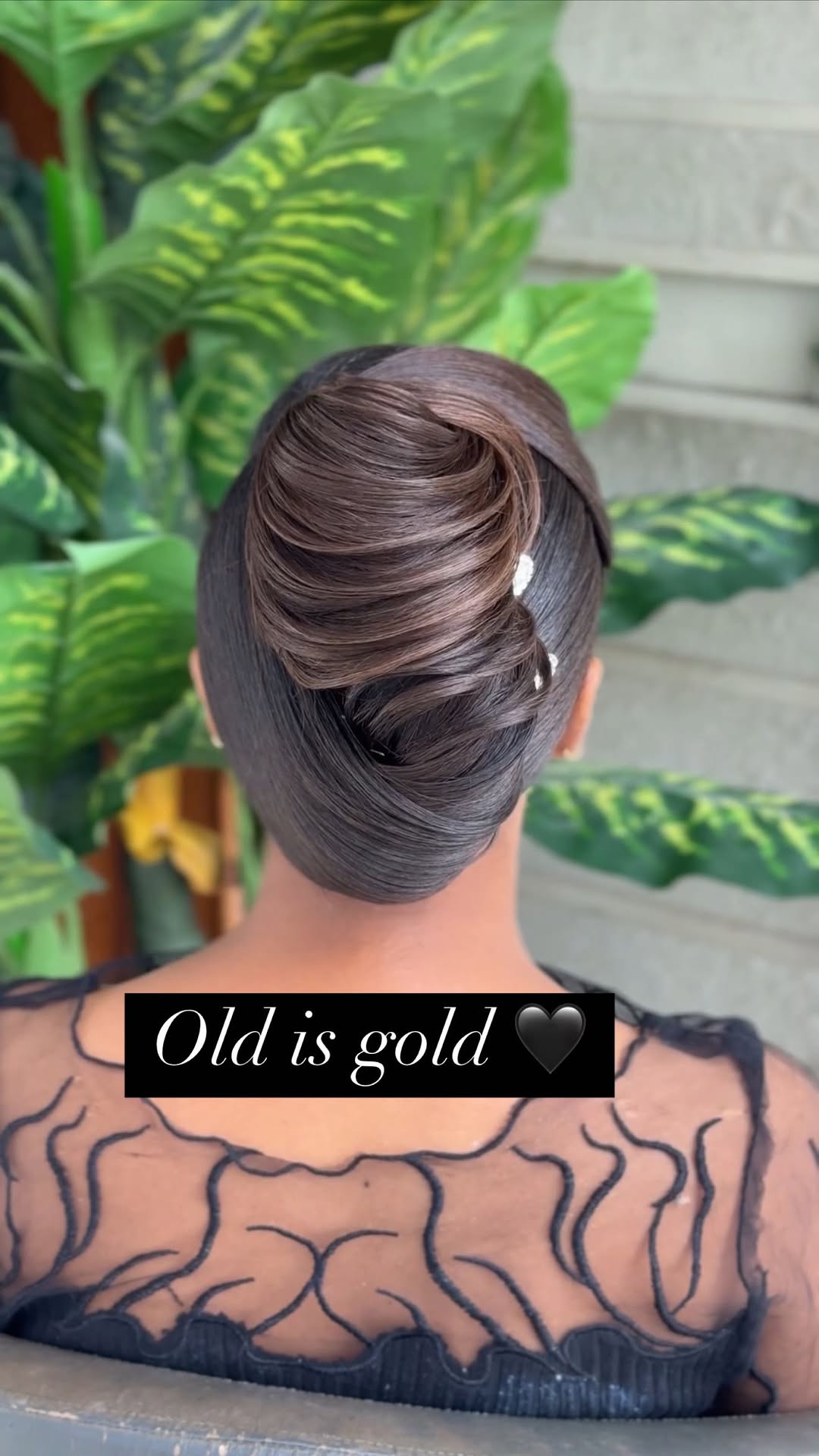 A beautiful old hair style with new variations 👩🦰
👉🏻Buy all products at
Produced by @marvacprofessional
Product by @krisha.jewellery_
#oldhairstyle #ᴏʟᴅɪsɢᴏʟᴅ #newvariants #hairstylest#harshamodihairstylist
