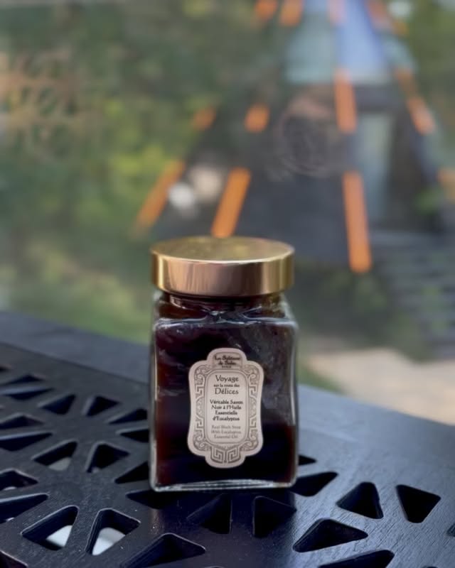 Идеальный день — уехать загород и пойти в баню с чёрным мылом La Sultane de Saba 🫧
🌲 Пробуждающий хвойный аромат снимет все тревоги, а нежная текстура очистит тело от летней жары. После него буквально чувствуем, как кожа начинает дышать.
Реклама ООО «АромаЛюкс»
Erid: 2VfnxwnuQuE