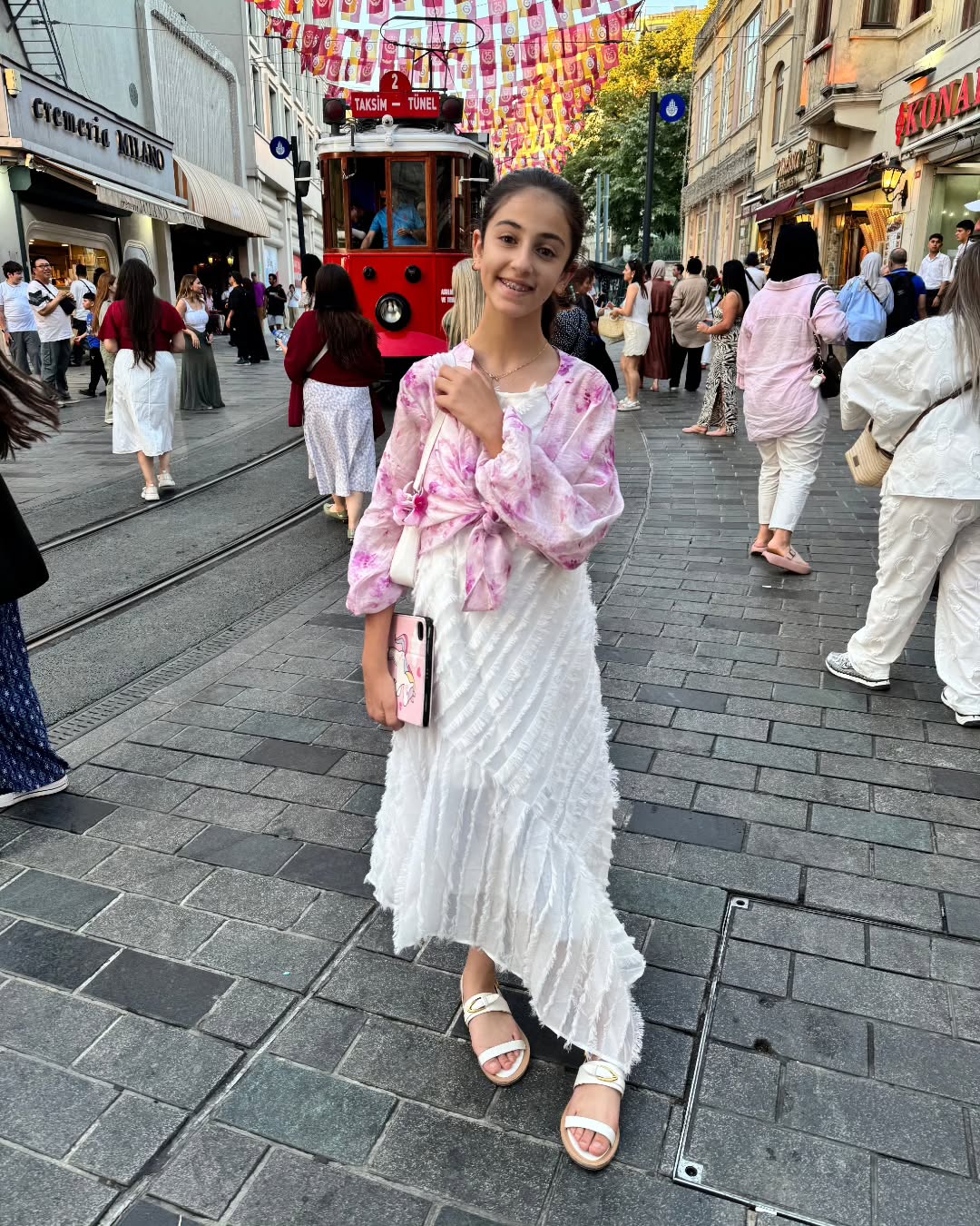 -
مساء الخير حبايبي 🥰
شو هو روتينكم بالعطلة 🤔🩷🩷
#زينه_وسيم
#اكسبلور #explore #instagram #türk