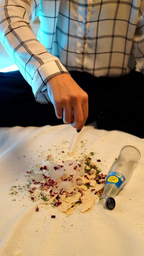 محافظ تشک، همون چیزی که خیلیا دیر سراغش میرن…
ولی کاش زودتر میخریدنش!
اگه میخوای تشکت همیشه تمیز بمونه
اگه بچهی کوچیک داری، یا زیاد عرق میکنی
اگه میخوای سالها از تشک گرونقیمتت استفاده کنی بدون اینکه لک یا خراب شه
محافظ تشک گرینرست دقیقا برای همینه!
✅ ضد آب
✅ قابل شستشو
✅ ضد حساسیت
یه انتخاب ساده، ولی ضروری برای هر خونهای.
👈 اگه تاحالا از محافظ تشک استفاده نکردی، الان وقتشه!
اگر میخوای اطلاعات بیشتری به دست بیاری کلمه ی محافظ رو کامنت کن 👇🏻👇🏻