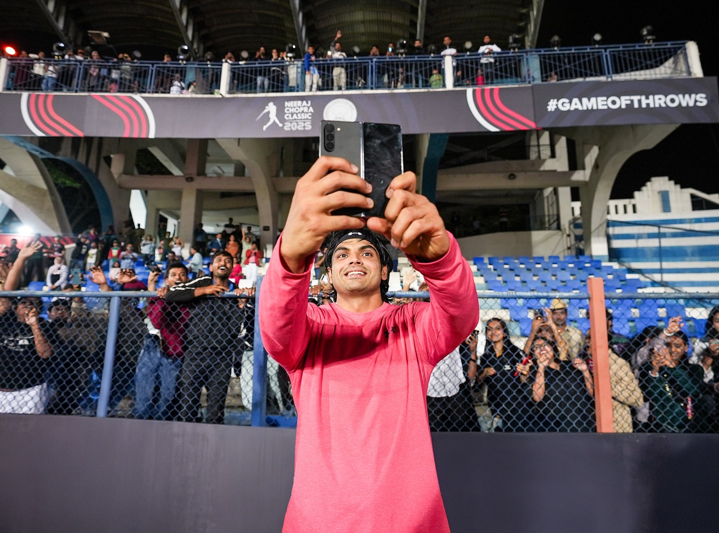 Behind every medal is a great story and behind every great story is a great camera.
Just like my Galaxy Z Fold, jo meri har story ko banaye ek golden story. Tell me your golden story in the comments below...