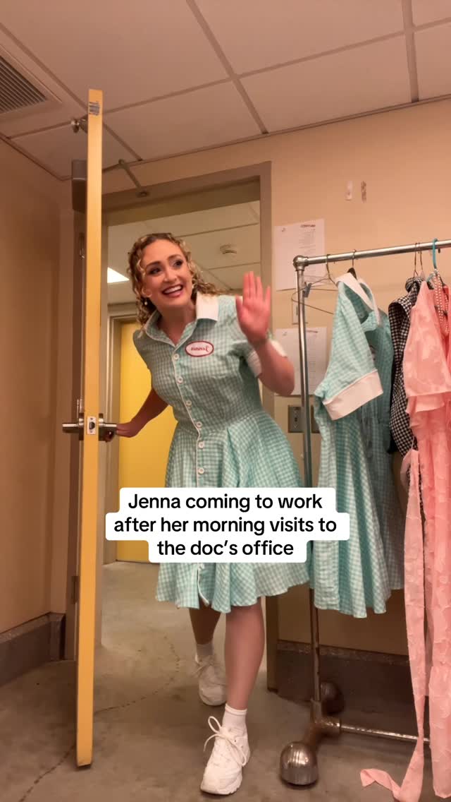 “Your lipstick’s smudged like someone gave you a good one” 😂😂
.
(well all I can say is thank god for lip stain on this show sheeeesh)
.
#jennahunterson #jennadiaries #waitressthemusical #sugarbutterflour #musicaltheatre #badidea @hangartheatre