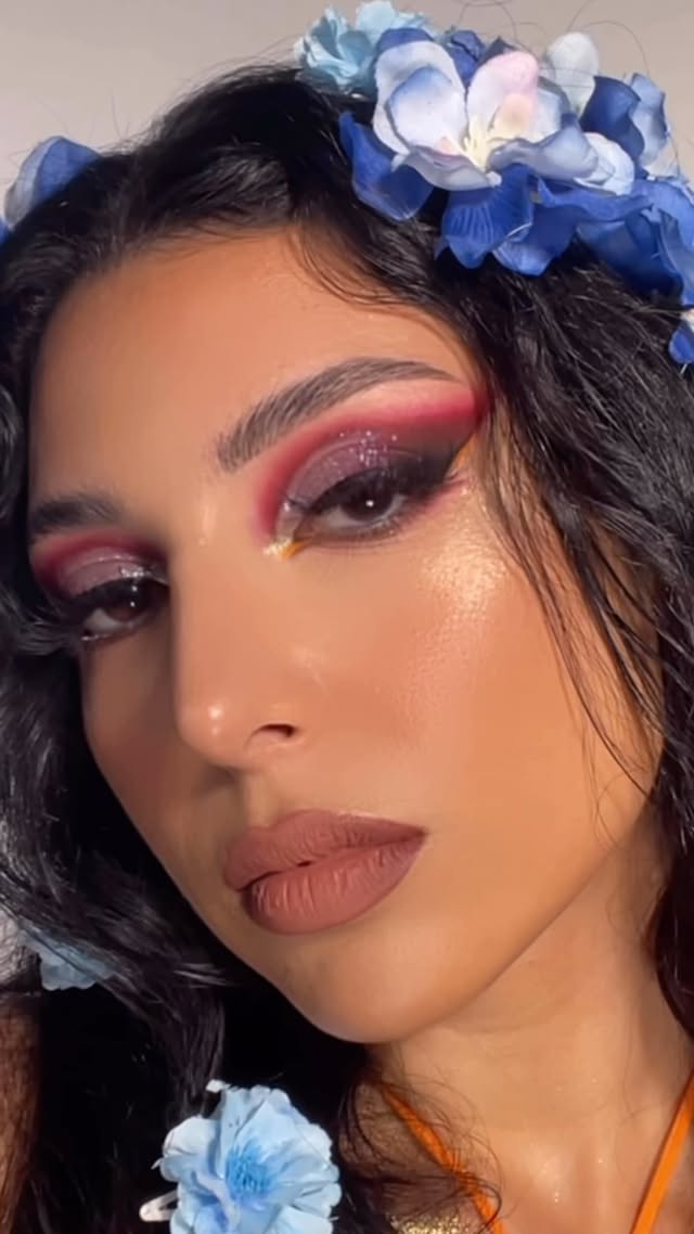 Makeup by the talented @makeupbyvanelli using her amazing pigments @moonbunny_cosmetics and lashes from @selenethebrand in the style of Cerridwen🧡