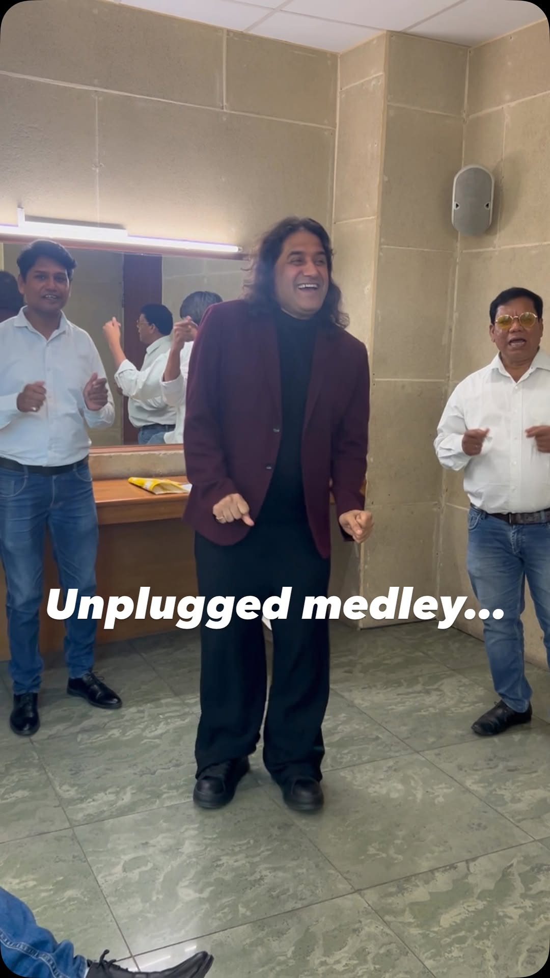 Unplugged medley. Raw and beautiful.
#motivationalquotes #motivation #musicaltalkshaala #instareels #motivational #motivationalspeaker #motivationalvideos #livesinging #masti #liveperformance #livebands