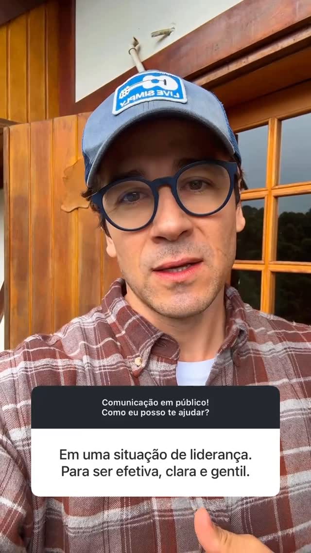 Liderança que transforma discerne o tom e o tempo.
Às vezes, você vai precisar ser firme. Outras, vai precisar ser brando.
Às vezes, a ação tem que ser rápida. Outras, a espera é a resposta mais poderosa.
O segredo está em não reagir no impulso, mas responder com propósito.
Falar com clareza, agir com efetividade e manter a gentileza, mesmo na firmeza, é marca de líderes maduros.
Antes de uma conversa importante, se pergunte:
1️⃣ O que precisa ser entendido?
2️⃣ O que precisa ser feito?
3️⃣ Como quero que se sintam depois?
Liderança não é escolher entre verdade ou amor, é comunicar a verdade em amor.
Autoridade não está no tom alto, mas na coerência entre palavra e postura.
“A resposta branda desvia o furor, mas a palavra dura suscita a ira.” (Provérbios 15:1)