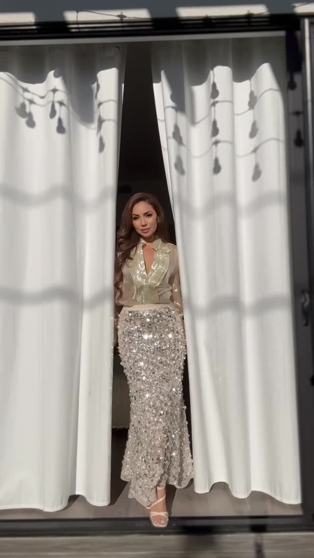 I absolutely love @richradiqs their garments are so luxurious, high quality and comfortable. Definitely recommend, you can get yours too by using my discount code ULDOUZ go to the link in their bio. #richradiqs #richradiqsdress