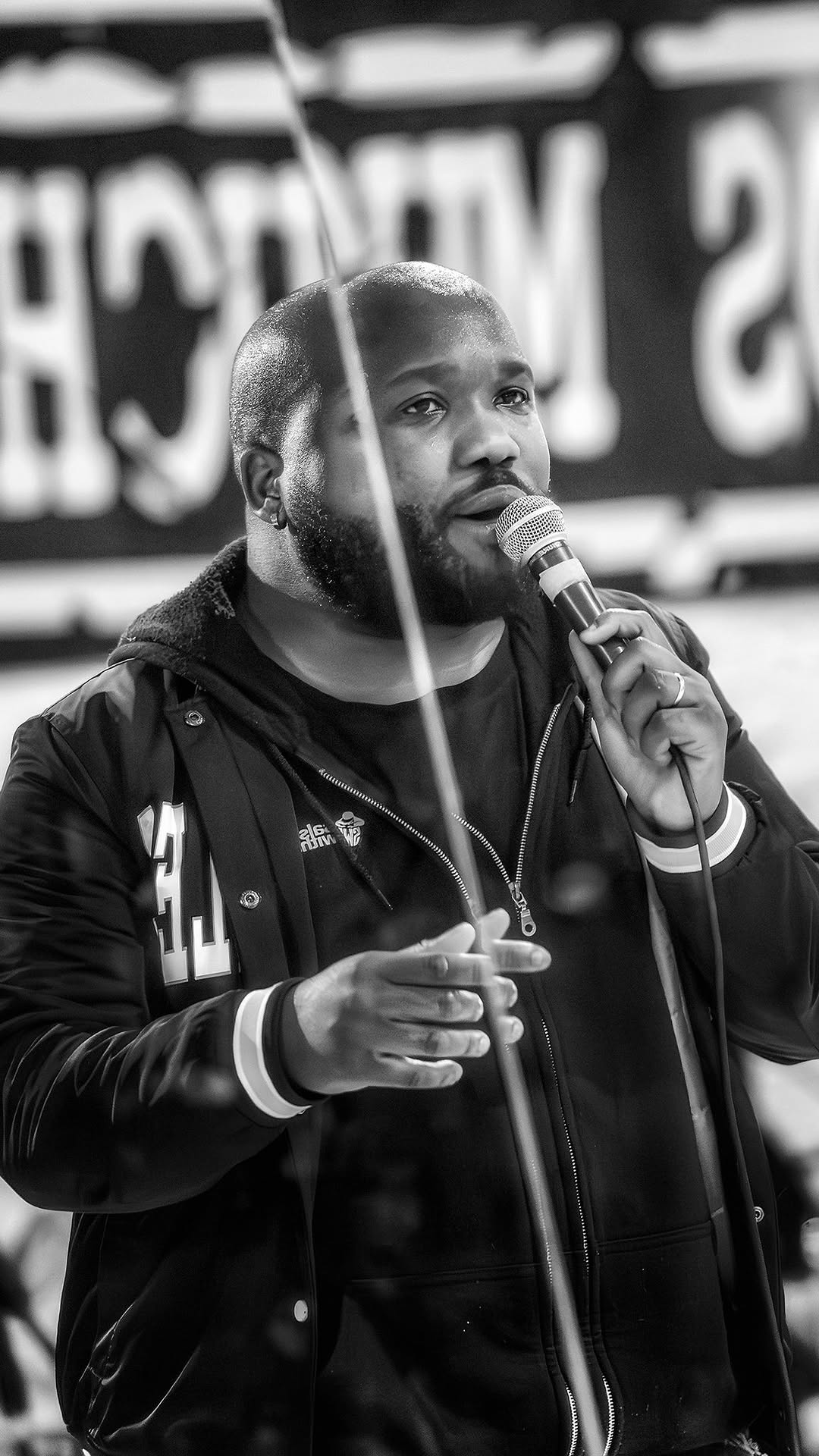 Mañana llega “100% Negro” el Espectáculo de @dariopirizmusica en la sala Nelly Goitiño del SODRE!
Y en estos últimos ensayos se vive toda la adrenalina, pasión y felicidad por llevar esta enorme puesta a la escena, para compartir una noche que será muy especial🔥🔥
Música y Danza en clave de candombe.
Últimas entradas en Tickantel🎫
🎥 @fabiurquiza
📷 @hebevalla
Gracias totales !!!
@lapera.producciones
@muchachosoficial
@compania.candombe