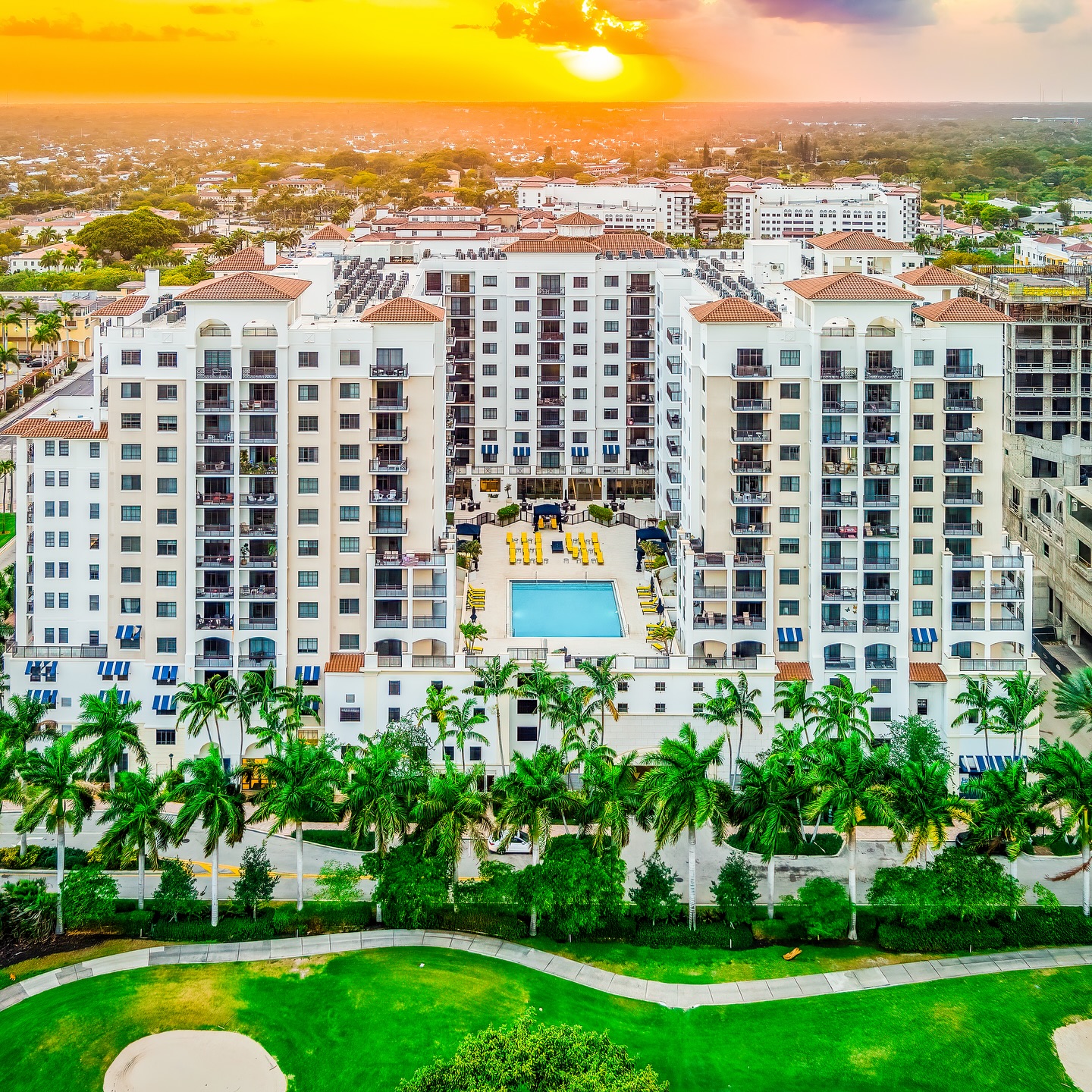 We close tomorrow on this $235M trophy asset in Boca Raton 🏢🌴
✔️ 366 units + prime retail
✔️ Multiple exits: hold, condo convert, or roll it into a public vehicle
✔️ Powered by 1,000 btc – giving investors the best of both worlds: real estate + digital assets
Right deal. Right time. Right team.
Let’s go. 🚀
#CardoneCapital #10X #BTC #RealEstateInvesting #TrophyAsset #Multifamily #BuiltDifferent #Bitcoin #BocaRaton #NextLevel