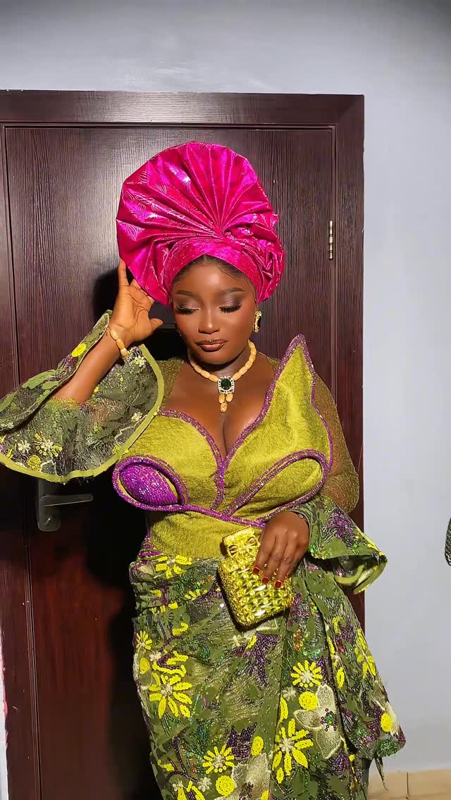 Gorgeous party Guest๐ @classique_signatures112
Thank you so much for trusting mama๐
Have you booked yet?
We're taking Booking โ๐ป
Makeup:|| @sanola_studios
#sanolastudios #ekitimua #makeupartistinadoekiti #explore #adomua #akuremua #makeupfair #themakeupfair #partyguest #owanbe #owambe #onigele