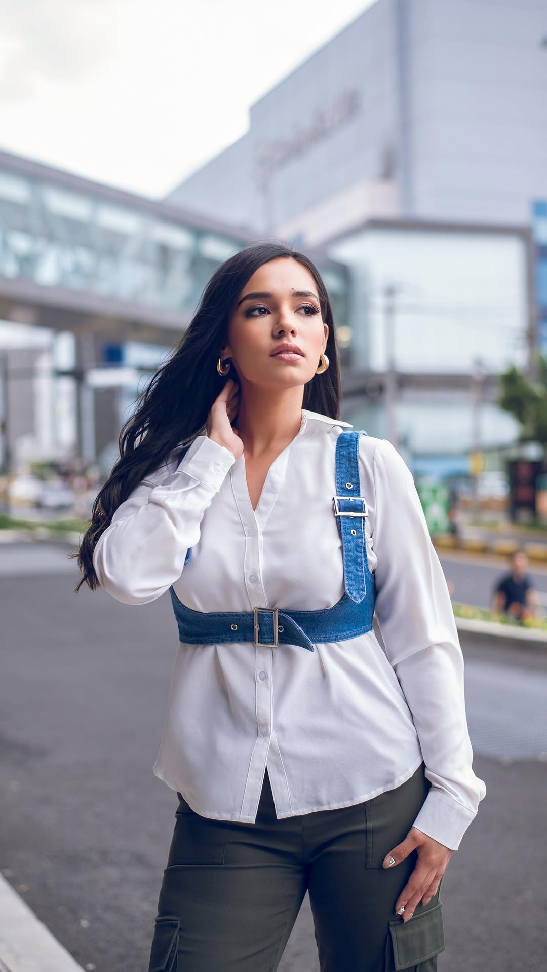 La combinación perfecta si buscas un estilo urbano y femenino 😉
#nuevacoleccion #tendencia #denim #outfitinspo #fenellovers #moda #cargopants