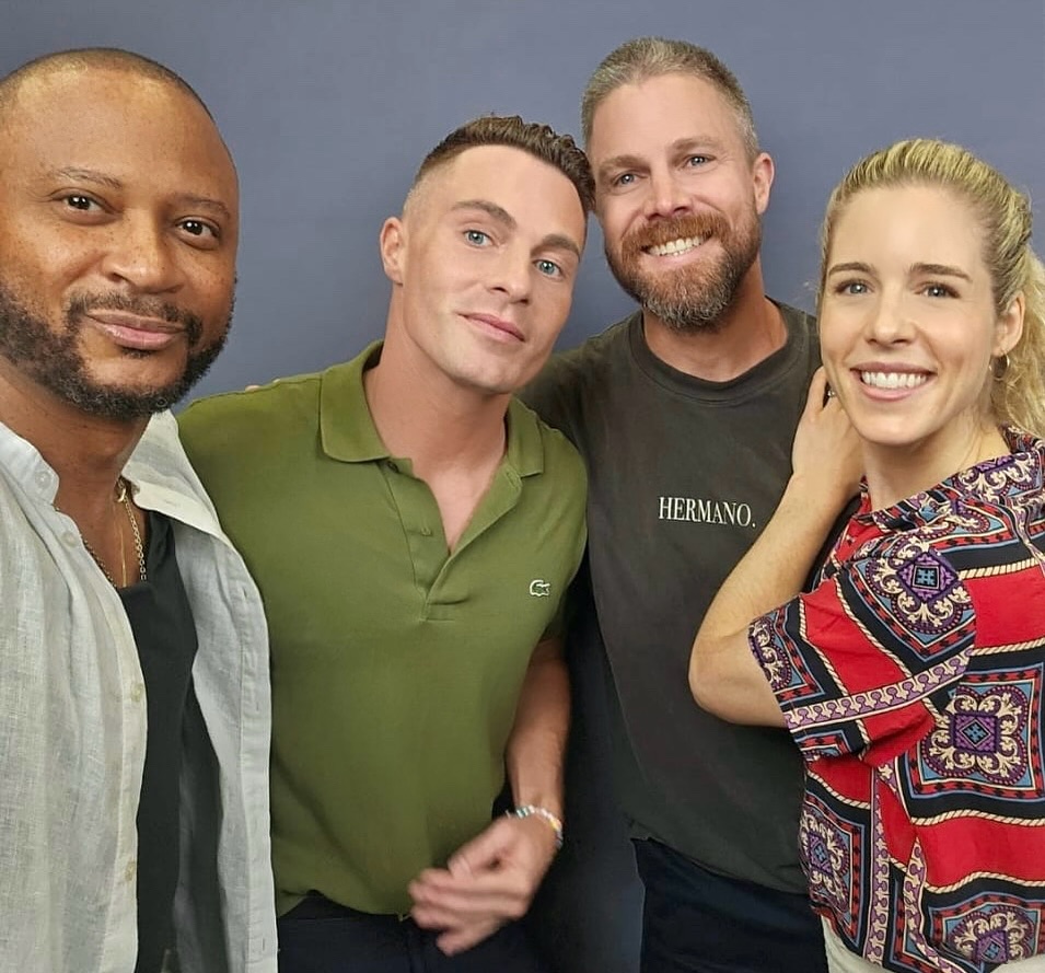 So happy I got to spend my Bday w/ my #teamarrow fam 💚🏹 #arrow