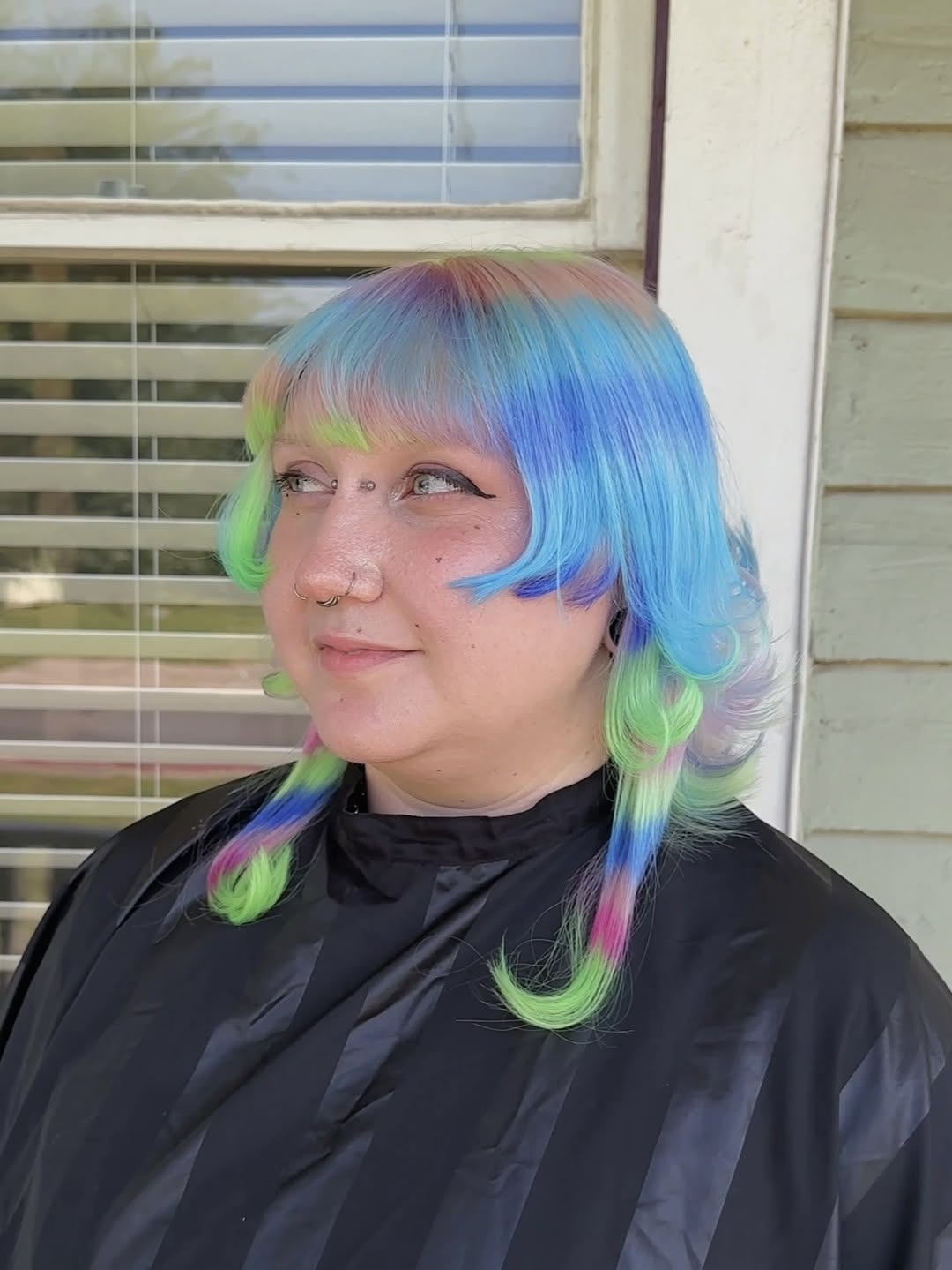Fruit Dove Hair 🕊️ 🍐 Achieve seamless blends of color with our semi-permanent shades for your clients multi-dimensional looks @angelringhair (she/her) is the artist #PulpRiot is the paint
🎨 Shades Used: Sorcery, Lilac, Eloped, Blush, Blue Tux, Lemon
#PulpRiotIsThePaint #PulpRiot #PulpRiotHair #PulpRiotColor #BrightHair #VividHair #HairInspo #HairArt #AltHair #AlternativeHair #AlwaysPulpRiot #Prism #PrismHair #NeonHair #Blue #GreenHair