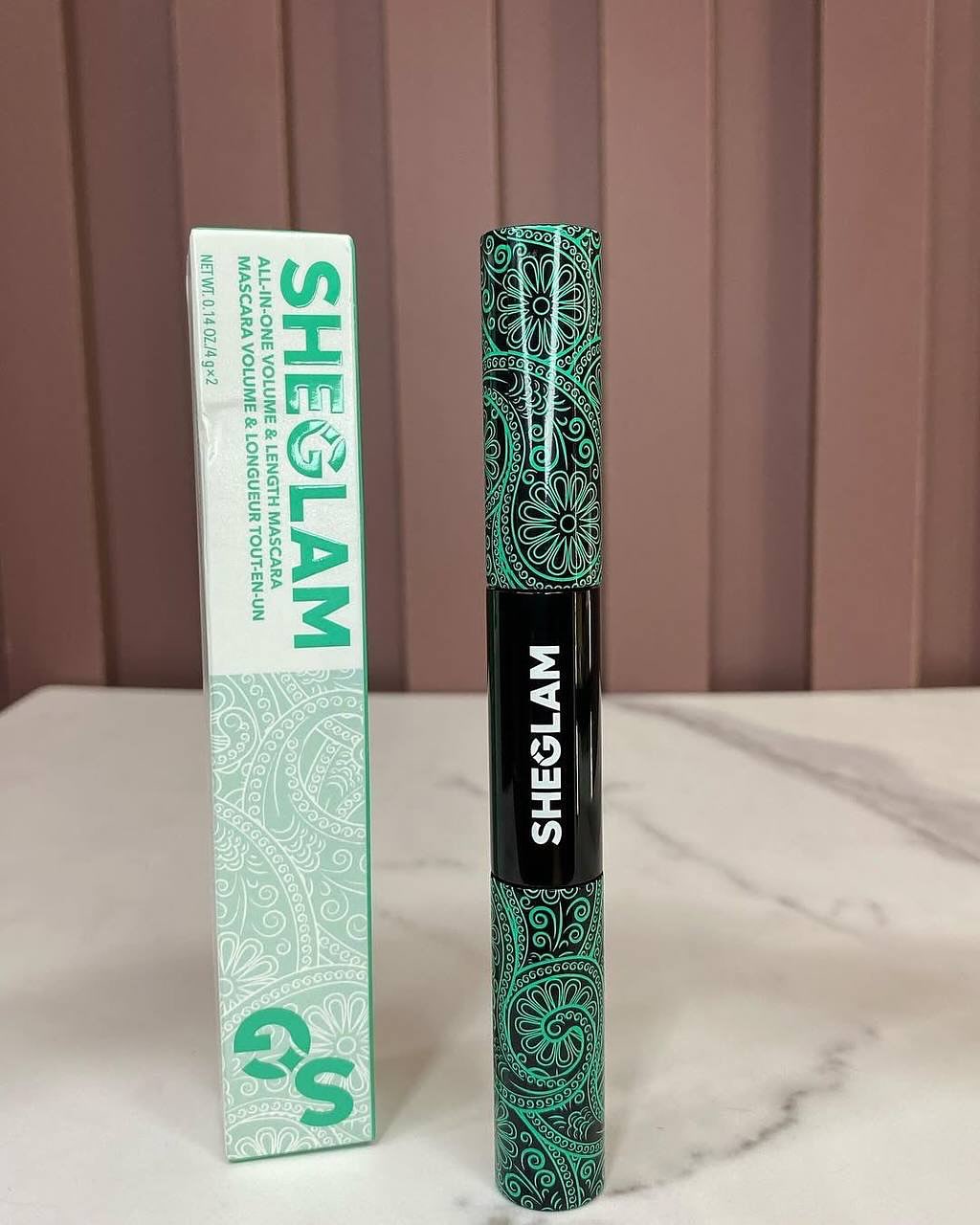 مسكارا شيكلام
*SHEGLAM❤️
الغنية عن التعريف
تحتوي على طرفين ~~
فرشة لطول رموش اكثر
والطرف الثاني فرشة زيادة الكثافة ❤️.
نتيجة خيالية ☺️.
المسكرا ماركة تميزت بـ جودتها الممتازة..
شكل الفرشاة مخروطي ، تعطي طول وحجم درامي🥰وتوسع العين وسوادها فاحم، وقابلة للبناء
بواسطة شكل الفرشاة المخروطي تطبق على الرموش الصغيرة بكل سهولة
مصنوعة من السيليكون لـ تسهيل الوصول الي الرموش
تعطي كثافة وطول واضح ومعقول من دون ماتسبب اي تكتل
السعر 10,000