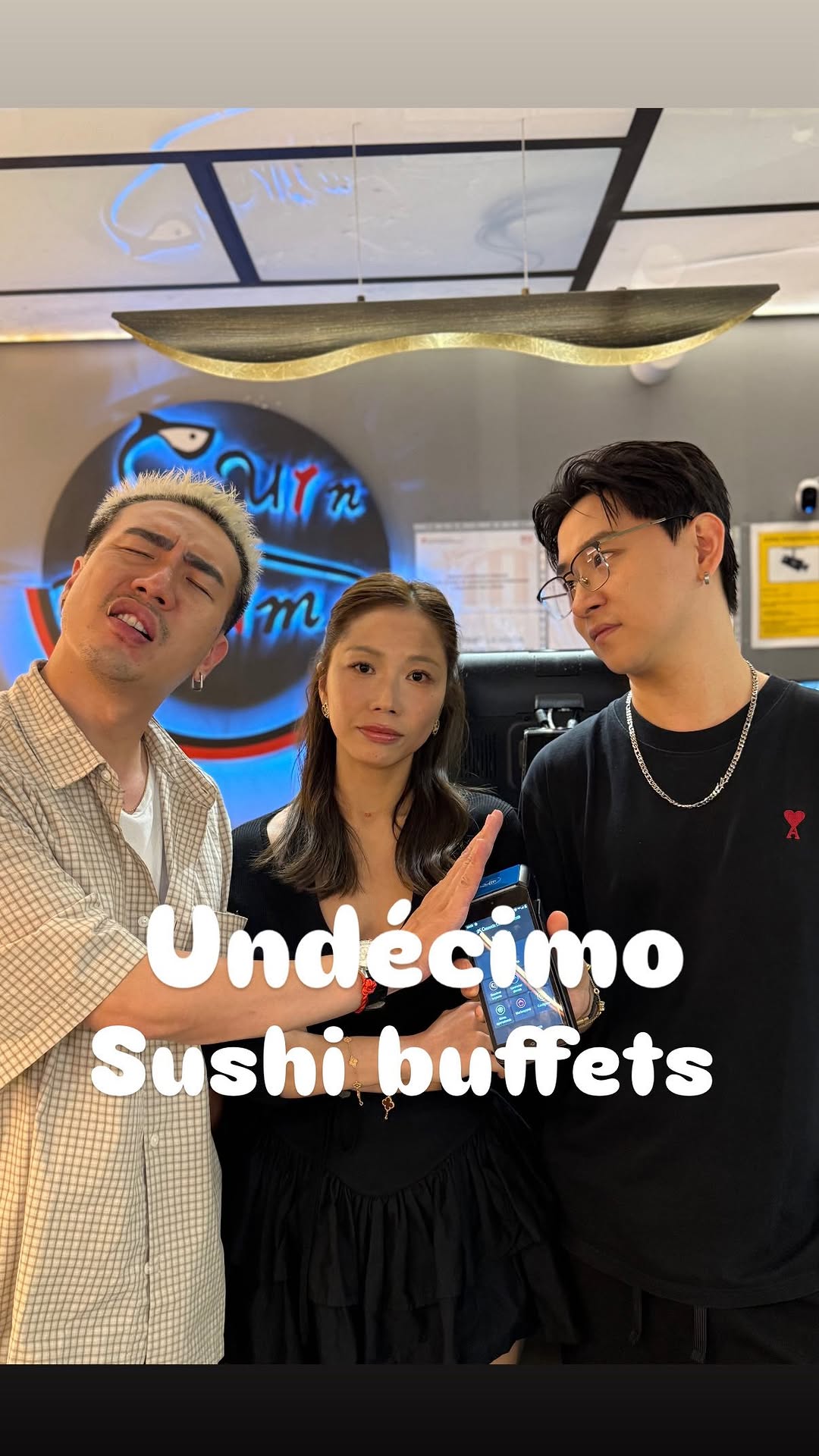 @undecimo_sushi sigue siendo uno de los buffets asiáticos mejor valorados de Barcelona.
¡Han renovado la carta y hay platos nuevos que están brutales!
Como siempre, comí súper rico y salí rodando.
⠀
Precios:
Entre semana (mediodía): 16,90€
Noche, fines de semana y festivos: 22,90€
⠀
📍Carrer de Villarroel, 220, local – Eixample, 08036 Barcelona
#undecimo #tuchinofavorito #humor #sushi #yummy #bcn #buffet