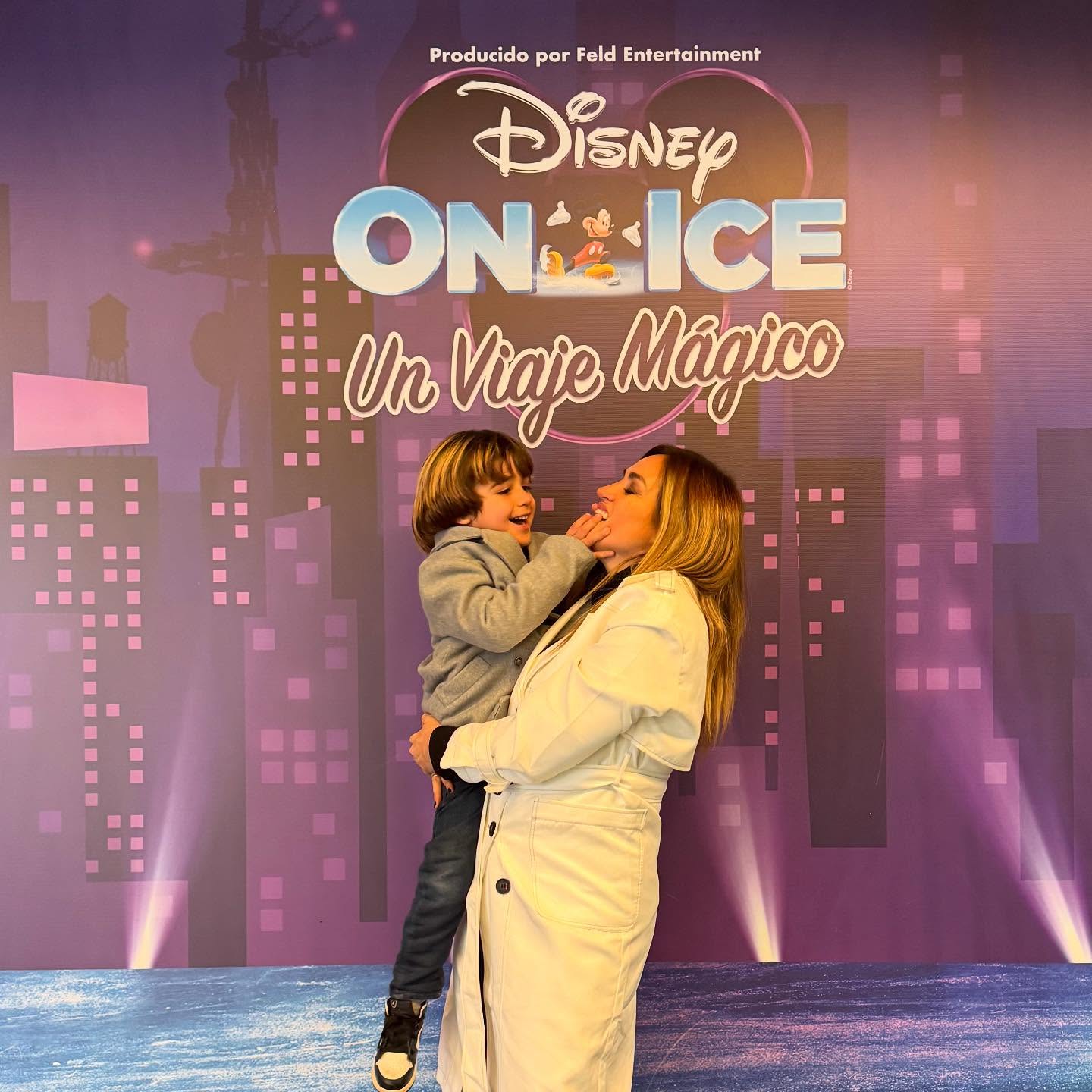Ahhh pero este datazo si me lo vas agradecer nunca falla @disneyonicelatam @disneyonice y Toda su magia ✨los personajes 😍sus historias, Viaja junto a ellos en esta Aventura emocionante y Extraordinaria 🫠👀💞Tmb están las princesas TODAS !!! Y miles sorpresas mas como @disney nos tiene acostumbrados ♥️✨✨✨✨✨🙌
( Te muestro un poquito de este Mega show para toda la familia )
No dejes de ir 🫶
Gracias @disneyonicelatam @vanebafaro @rgbredes x la invitación ♥️