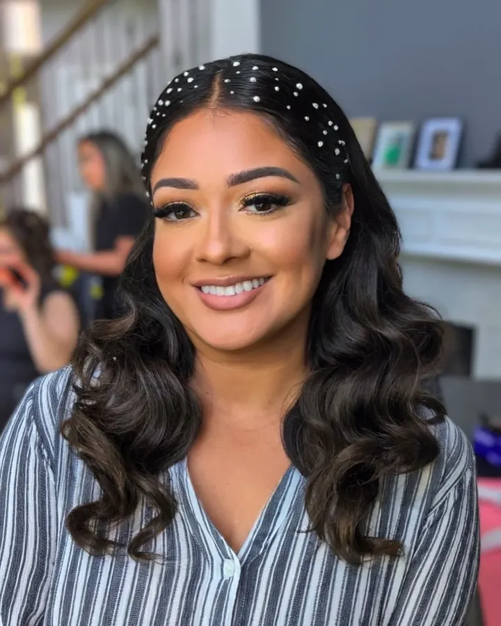 Wedding or Quinceanera?! 😏
What event do you think she was going to?
Comment down below your thoughts 👇
💕
💕
💕
#houstonmua
#houstonmakeupartist
#softglammakeup
#hollywoodwaves