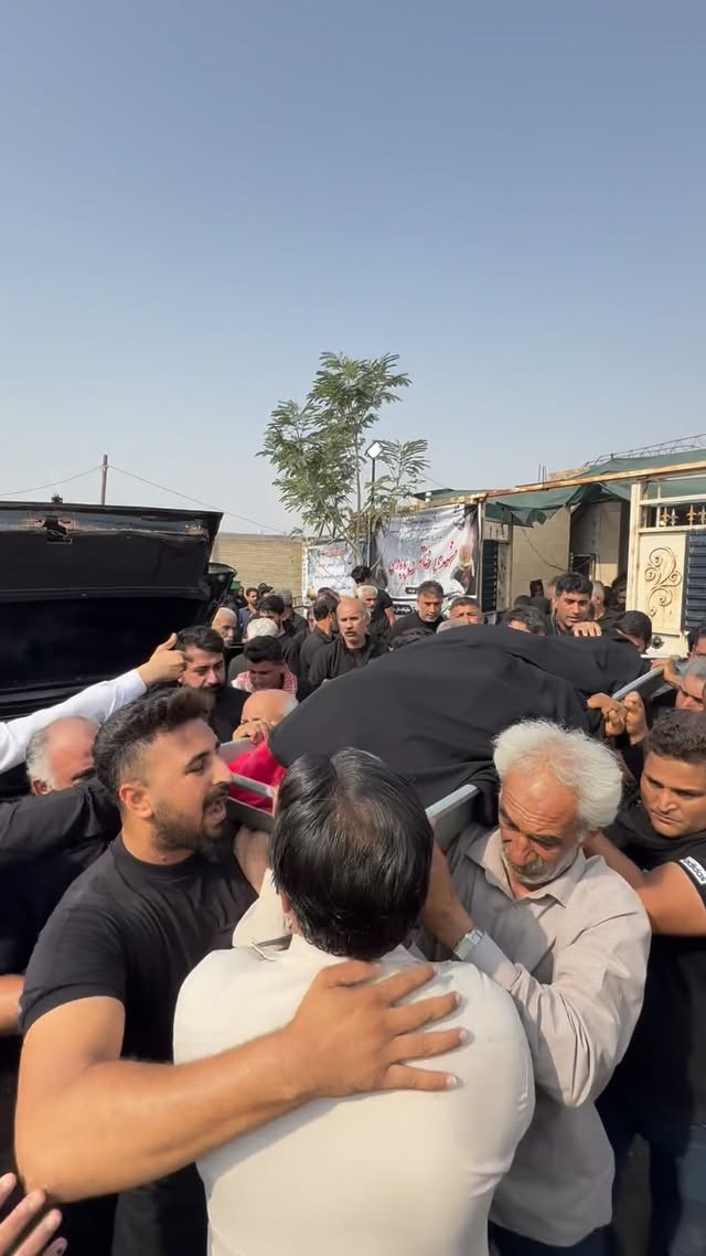 امروز پنج شنبه1404/4/26
مراسم خاکسپاری مرحومه بی خاتی یعقوبیان از ایل بزرگ بابادی درشهرستان شوشتر#خواننده #تقی_جعفری #اکسپلور #مادر #مرگ #غمگین