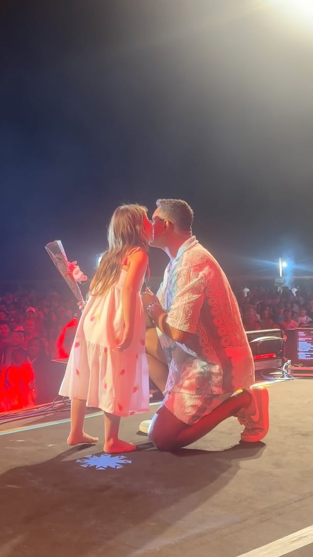 Deu vontade de mostrar a vcs, um pouquinho dessa minha passagem aqui por São Félix do Araguaia no Mato Grosso.
São Félix, vivemos uma noite linda e histórica.🙌🏾🥹 Gratidão a todos vcs🙏🏾