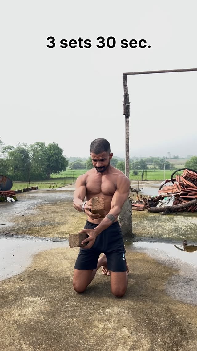 Upper Body Workout AT Home 🏡 🫶😱
..
..
..
#fitnessmotivation #fitness #bodybuilding #reels #explore #viral #workout #gymmotivation #fitnesslife
