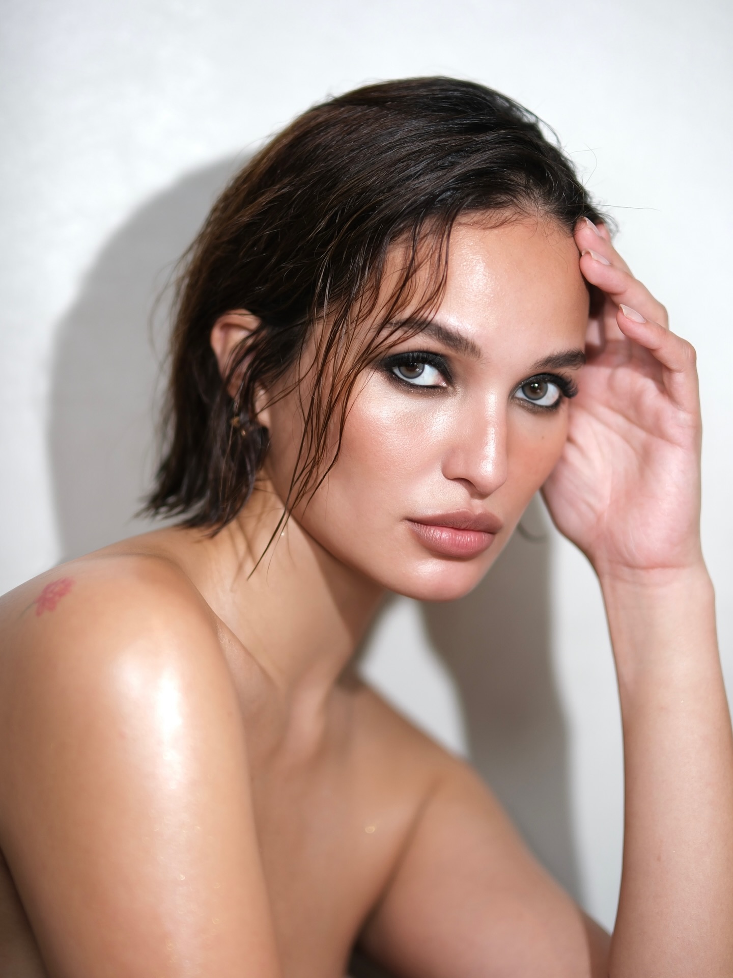 new character unlocked 🔓 @sarahlahbati
#MakeupByThazziaFalek
@thazziafalek
Assist • @george.dillinger
Haircut & style • @suyensalazar @studiosuyen