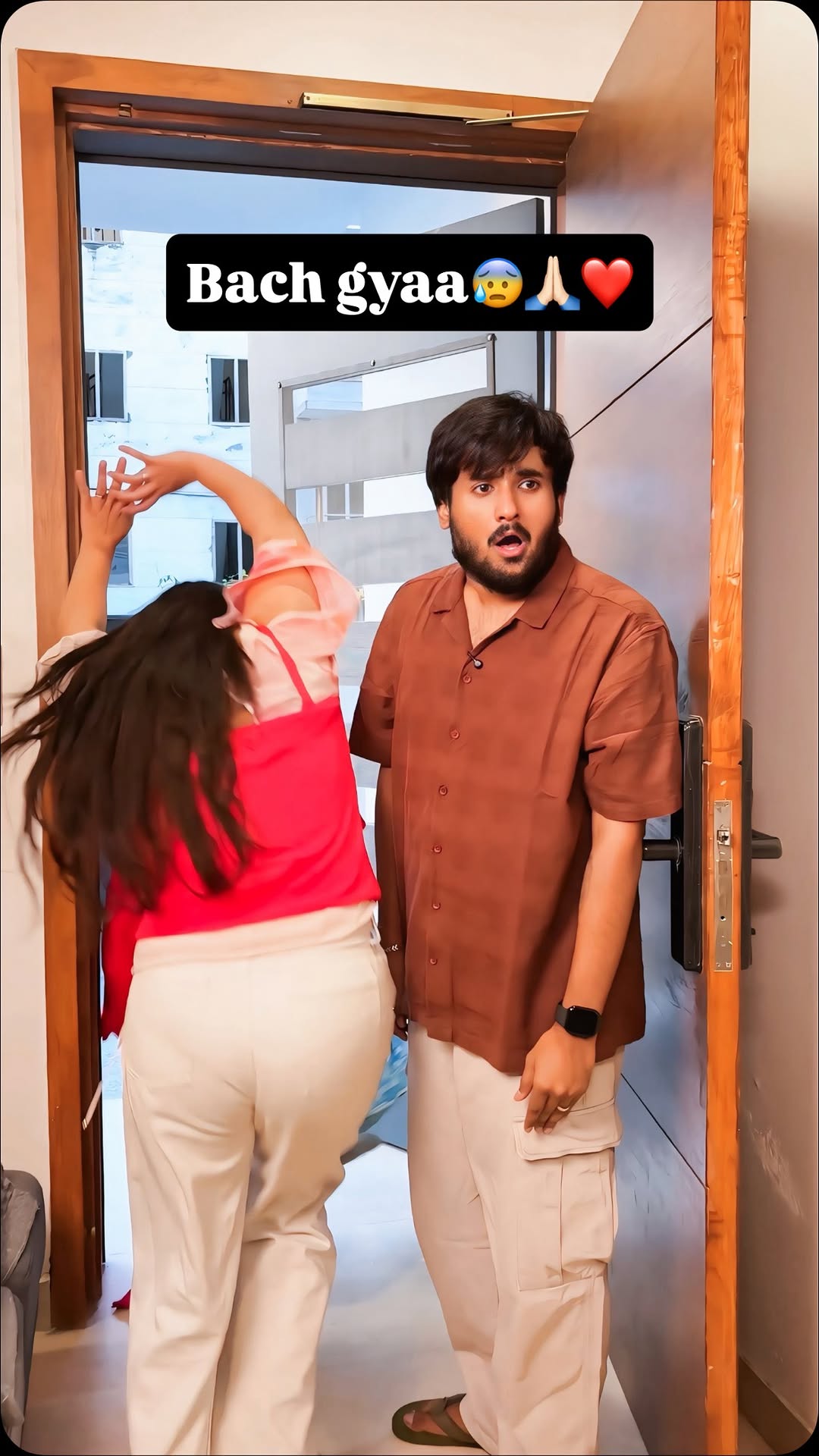 Mera peecha mat kar 🙏🏻😰
#explore #comedy #reels #comedyvideos #funnyvideos #virals #funnymemes #relationship #romantic #memes #viralreels #trendingreels #comedymemesdaily