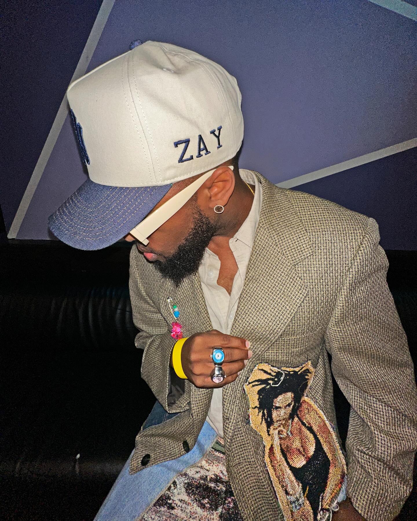 Westcoast on the Eastcoast 💰
Shoutout to DC for showing this Westcoast kid a good time. MAMBO sauce is fire 😮💨 . People really drove hours to come see me perform, sing, & just to meet me 🥺🥺🥺 really made my whole day & yall know ima crybaby , thank you.
Footage coming later from the show but yall keep asking about this outfit , sooo ima post it for yall 😅 yall know ima always PUT it on 🤝🏾
👕 👖 : @angelgentle 🪡 thank youuu