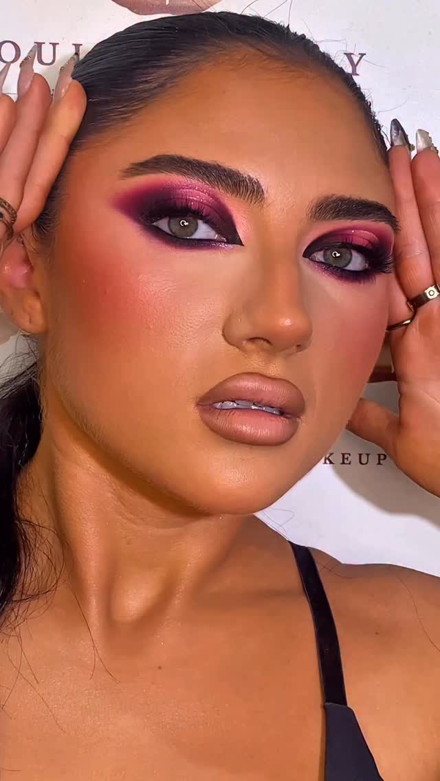 2025 is all about color 🎨, and we’re here for it 🙌. Bright, bold, and creative makeup looks are taking center stage 🔥.
Who’s ready to try something new and experiment with color this year? 🌈✨
Let us know if you’re stepping out of your comfort zone and adding a pop of color to your routine!
Shop our MUST HAVE Carnival palettes on bperfectcosmetics.com👀💄 #ColorIn2025 #MakeupTrends #BPerfectBeauty