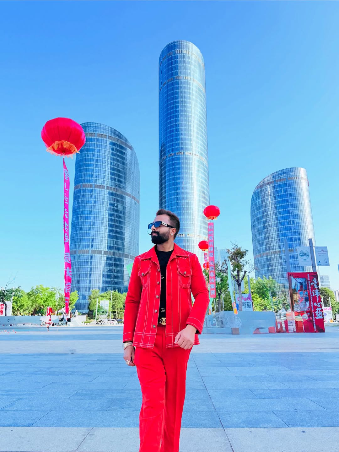 From ideas to impact — building bridges between countries and businesses. 🌐🚀
Suit by - @7horses_international
#namanpachori #india #china #import #export #business #luxurylifetsyle #travel