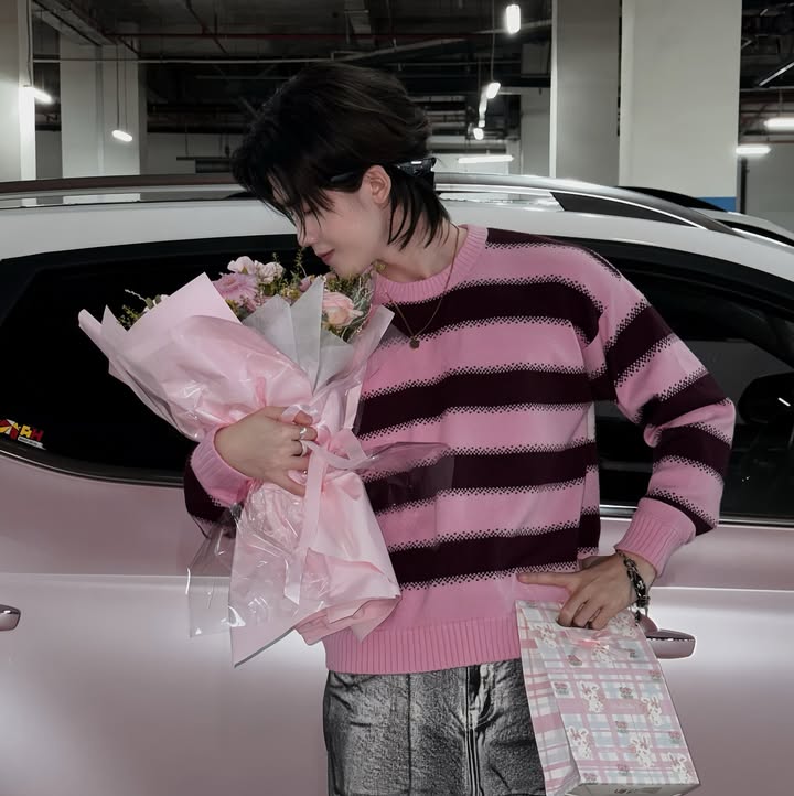 Rán mắt , à đâu , dán mắt vào anh đi 🤭
