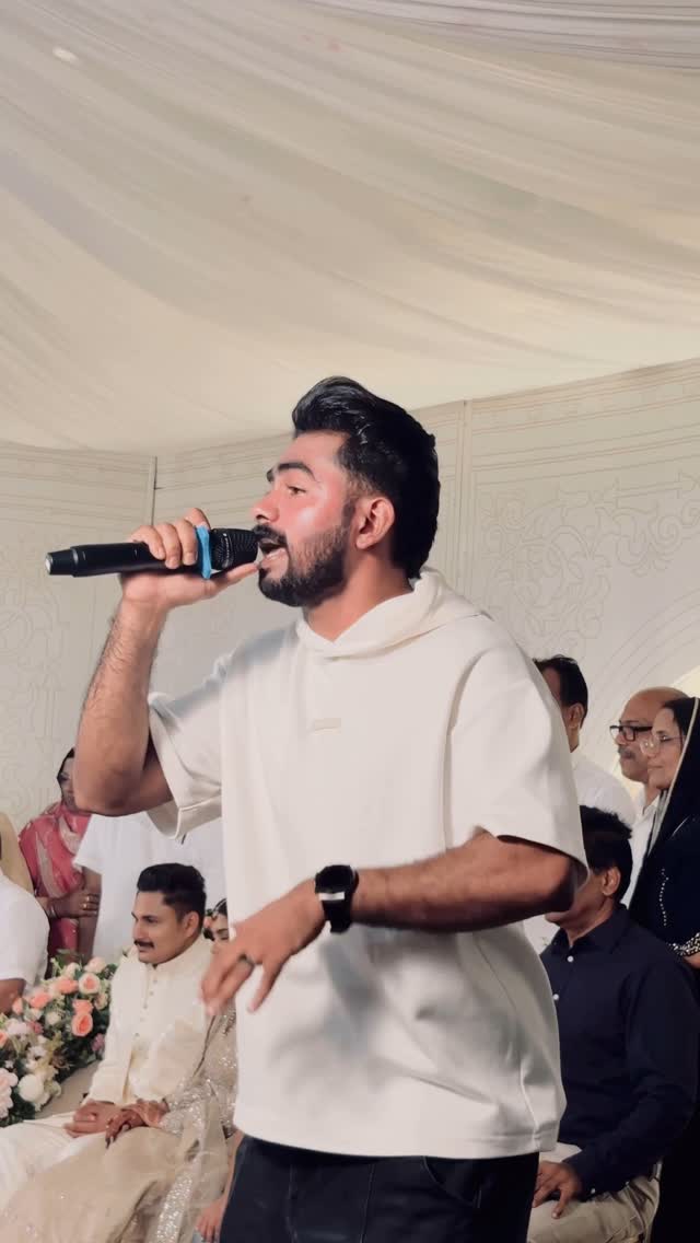 Ethu Mood ? 🕺⚡️
@officialfejo
@ramzan______mhmd
@iamjeevaa
#trend #onam #dance #reels #fyp #fejø