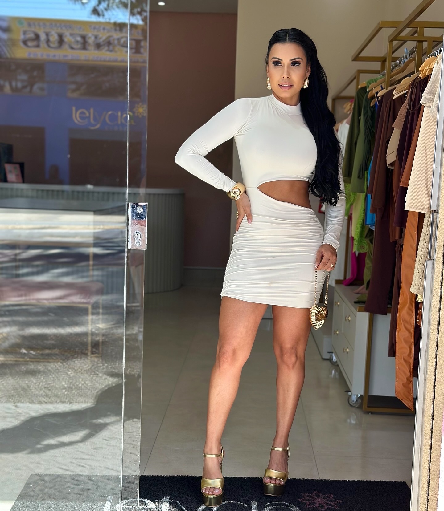 Coleção Nova! ✨ Vestido Balada que modela o corpo da Letycia Closet!
R$ 179.90
Cores: off e marrom
Tamanhos:36 ao 42
Quero Comprar no Whats: (62) 99480-0556
#modafeminina #conjunto #lookinspiração❤❤