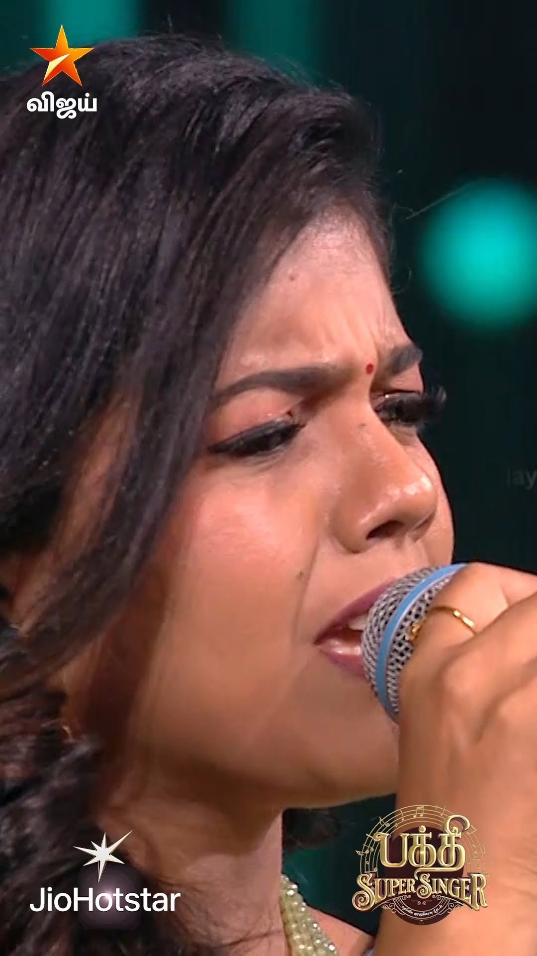 Woow..🎶 Karpoora Nayagiye Song by #Roshini..😍
தெய்வீக குரலுக்கான பிரம்மாண்ட தேடல்..🎤🎶Bakthi Super Singer 🎼 சனி மற்றும் ஞாயிறு மாலை 6:30 மணிக்கு நம்ம விஜய் டிவில..
#BakthiSuperSinger #VijayTV #VijayTelevision