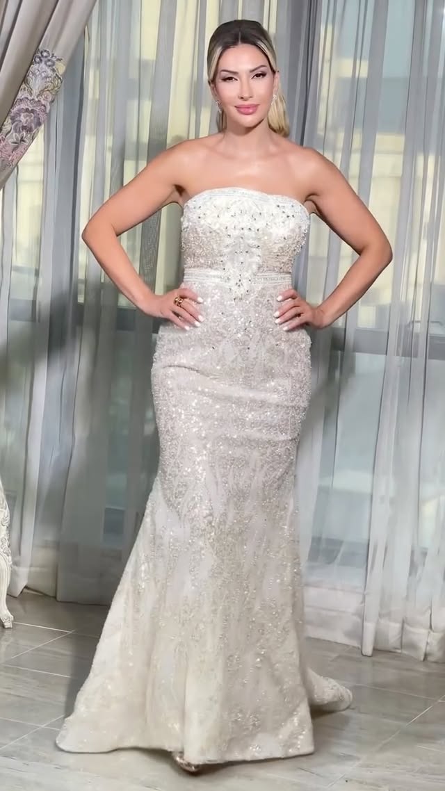 Découvrez notre magnifique robe de fête ou de fiançailles, disponible chez Violette Carthage Salambo. Pour réserver, appelez le numéro98709000#makeupartist #newreels #dress #