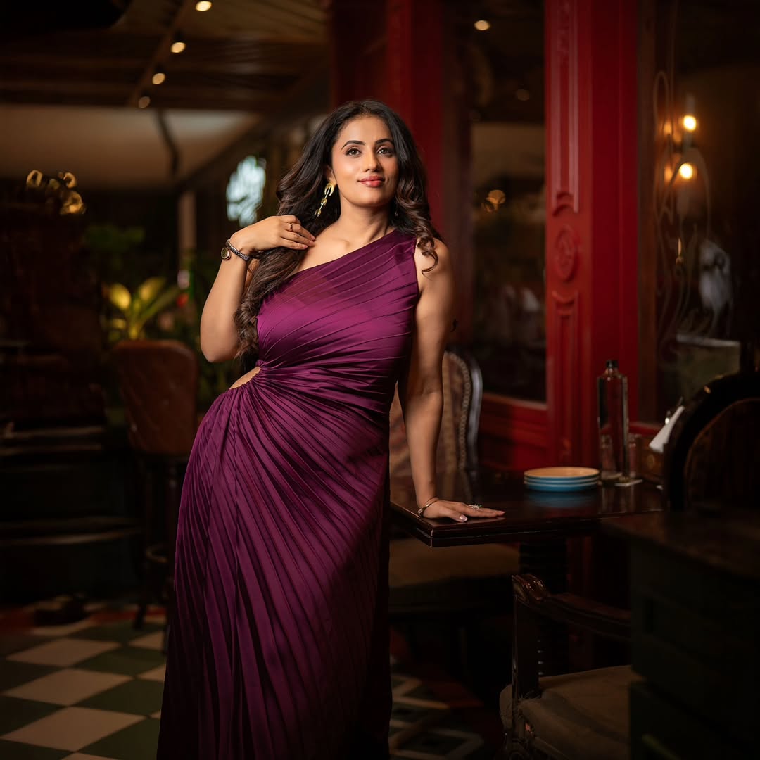 Because there is no comparison......I
I'm one of a kind.... and that's ✌️ Real
Makeuo 💄 : @akshathaas_makeupstudio
Photography: @jayarajmilton_photography
Location : @sallyby1522