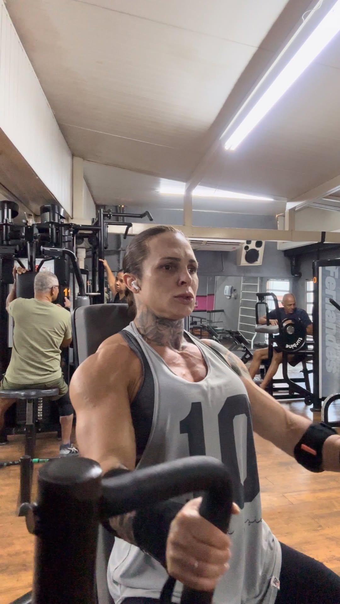 Biceps and triceps
who’s going?!
👊🏻👊🏻👊🏻
@mrsaizen