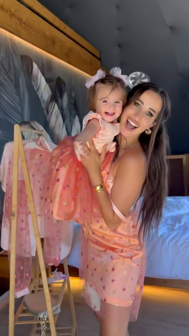 One whole year of loving you, Lucy 💗⭐️
My little cupcake, you’ve filled our hearts in ways we never imagined 🥹🧁
Thank you for making life sweeter every single day 🧁⭐️
Matching 👗 @mayas.shop.official
