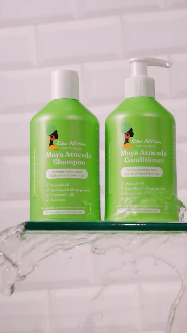 Does your hair bounce between frizzy & flat? 🌬️🤔
That’s a sign of moderate‑protein hair—it craves balance, not overload! 💁🏻♀️
Meet the Maya Avocado Routine 🥑
1️⃣ Maya Avocado Shampoo – daily cleanse, light hydration
2️⃣ Maya Avocado Conditioner – seals in moisture + touch of strength
3️⃣ Maya Avocado Leave‑In – all‑day softness, zero weight
Perfect for curly, straight& coily textures, or anyone chasing gentle, everyday shine.
Try it and feel the difference—soft, healthy, never weighed down! ✨
بتحسي إن شعرك ساعات هايش وساعات مرهق؟
ده معناه إن شعرك متوسط البروتين وعايز توازن بين الترطيب والبروتين!
روتين مايا أفوكادو 🥑
✅ شامبو مايا أفوكادو – غسيل يومي خفيف
✅ بلسم مايا أفوكادو – ترطيب ولمعة من غير تثقيل
✅ ليف‑إن مايا أفوكادو – نعومة طول اليوم
مثالي للكيرلي والكوُيلي ولكل اللي عايزين شعر صحي وناعم من غير ثقل. جربيه وهتلاحظي الفرق! ✨
#RawAfrican #MayaAvocado #hairbalance