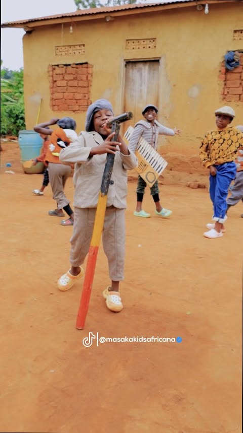 Saturday joy from us, we wish you a very good blessed weekend😊🕺🥁🎸
.
www.masakakidsafricana.org
📧 Info@masakakidsafricana.org
.
#masakakidsafricana #michaeljackson
#reels #Instagood #discover #happy #reelsinstagram #dancereels #dance #dancer #reelsdance #explore #trend #viral #trendingreels #viralvideos #masakakidsdance