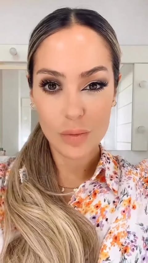 Magic of makeup 🤩
@prisrendonmakeup
.
.
.
.