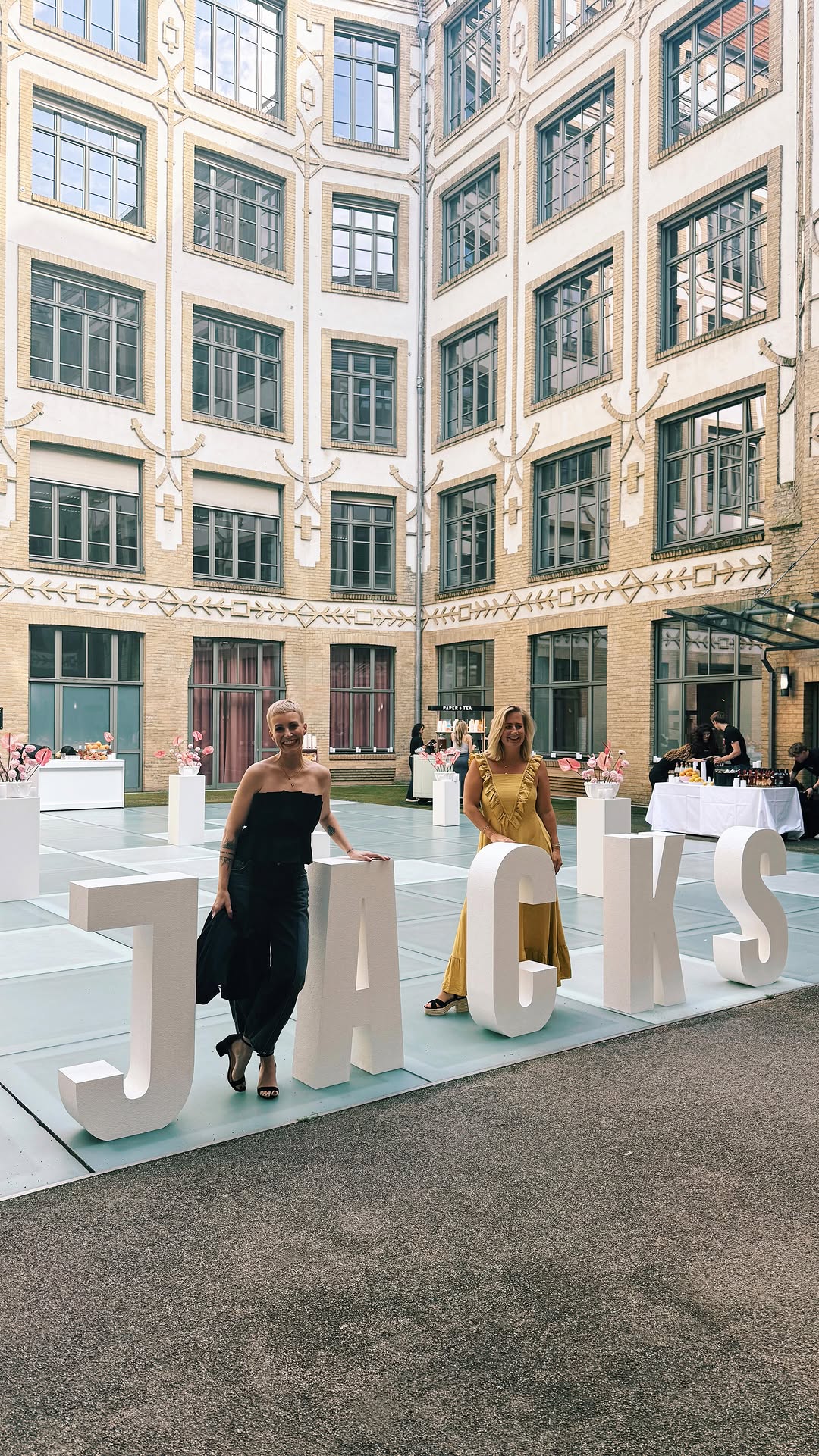 LET THE GLOW BEGIN…
#jacksbeautyline #summerparty