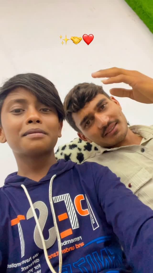 THARAD ma Jignesh bhai Sathe moj 😊😄 ##jignesh #jignesh_kaviraj #gothi #ramdev_digital_11 #trending #funny #trending #trendingreels
