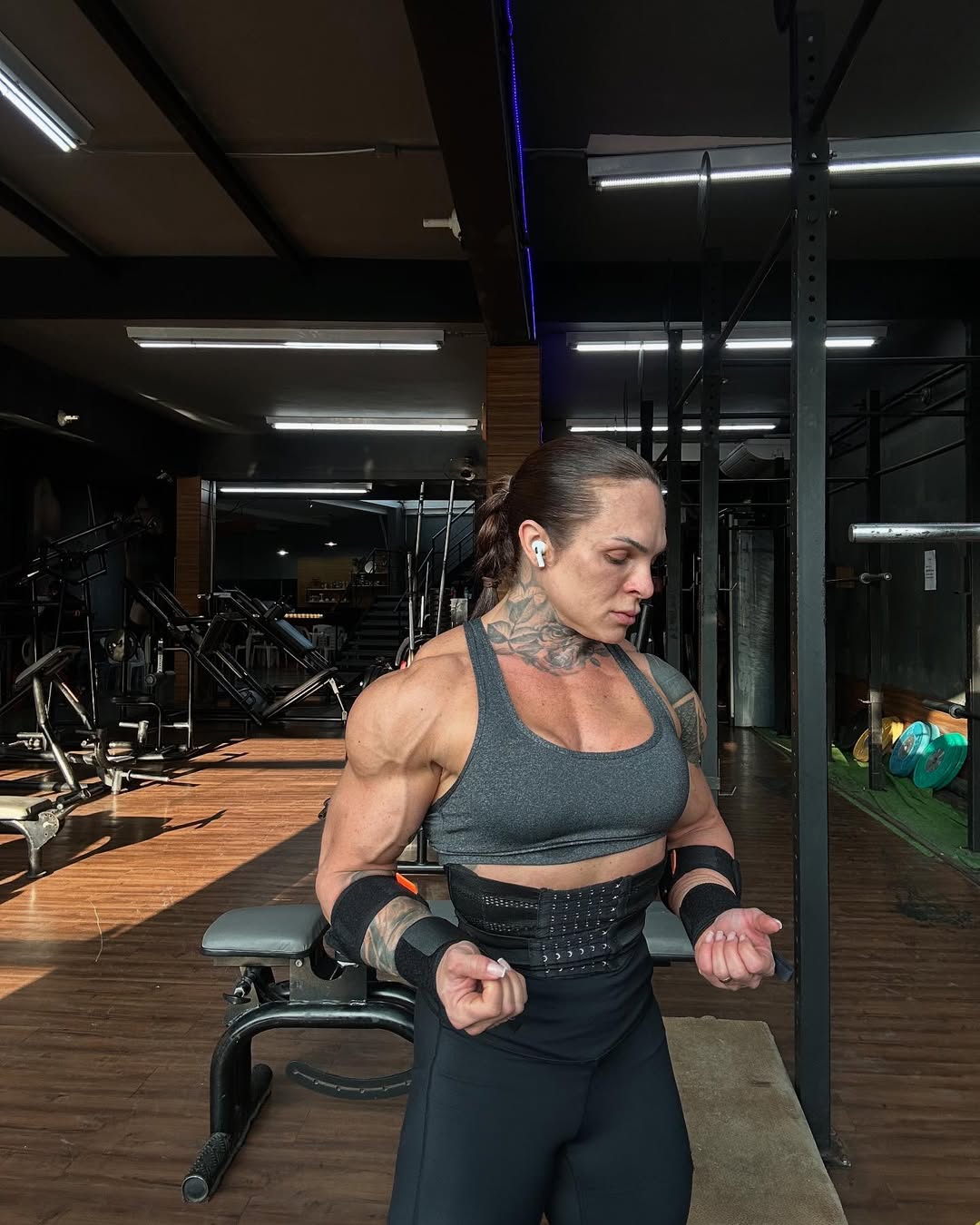“Treinar mesmo quando está difícil é obrigação
Treinar quando parece impossível é o que constrói lendas.”
@mrsaizen
#bodybuildingmotivation #bodybuildinglifestyle #figurepro #fitness #healthy #fitnessmotivation