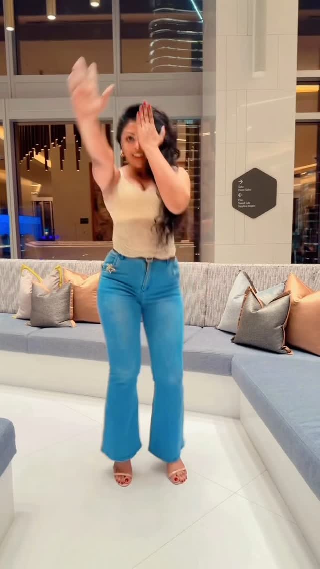 Dance To Express, Not to Impress 💋
#love #fashion #instergood #style #reeloftheday❤️ #beautiful #fitness #follow #beauty #like4like #art #ootd #model #cute #follome #instadaily #happy #instergram #makeup #lady #amazing #lifestyle #cinnomonlife @imalsha_ms #virulvideo❤️ #shorts #samudennaepa #fyp #foryou
📸 @froskyg thank you malli 🎤🎶🎼 @natasharathnayake