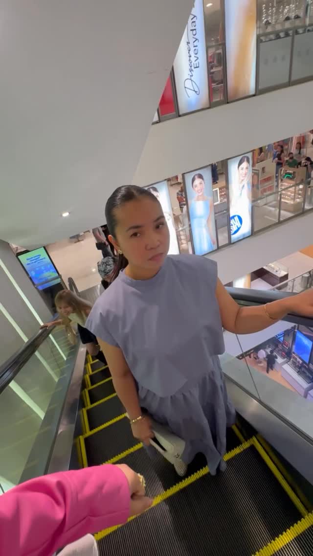 Ayaw magpa video ni Ate. To all the students of my Ate from now on call her “teacher panty” 😂